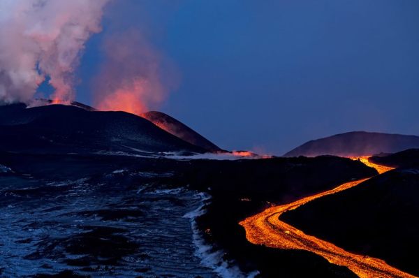 Volcán Tolbachik hace erupción en Kamchatka Volcano